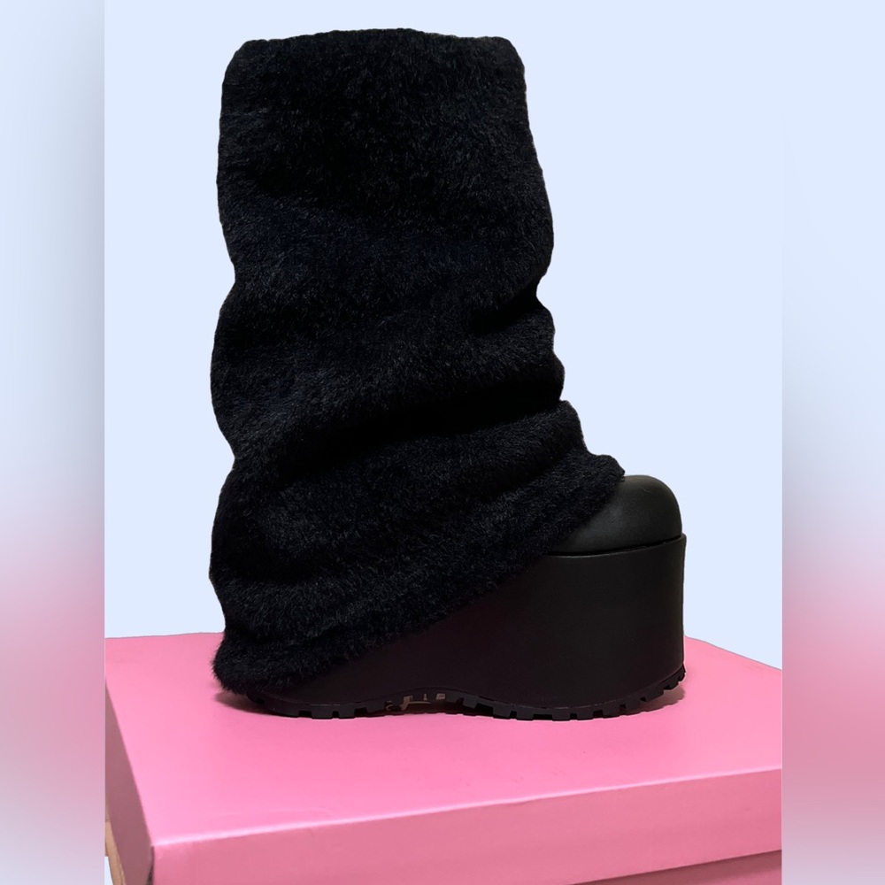 Sugar Thrillz Snuggle Wonderland Black Platform Boots with Leg Warmers - Picture 11 of 12
